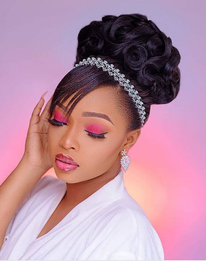 Latest Wedding Hairstyles: Hair Style Ideas for Nigerian Brides 2022  (Pictures) - NaijaGlamWedding